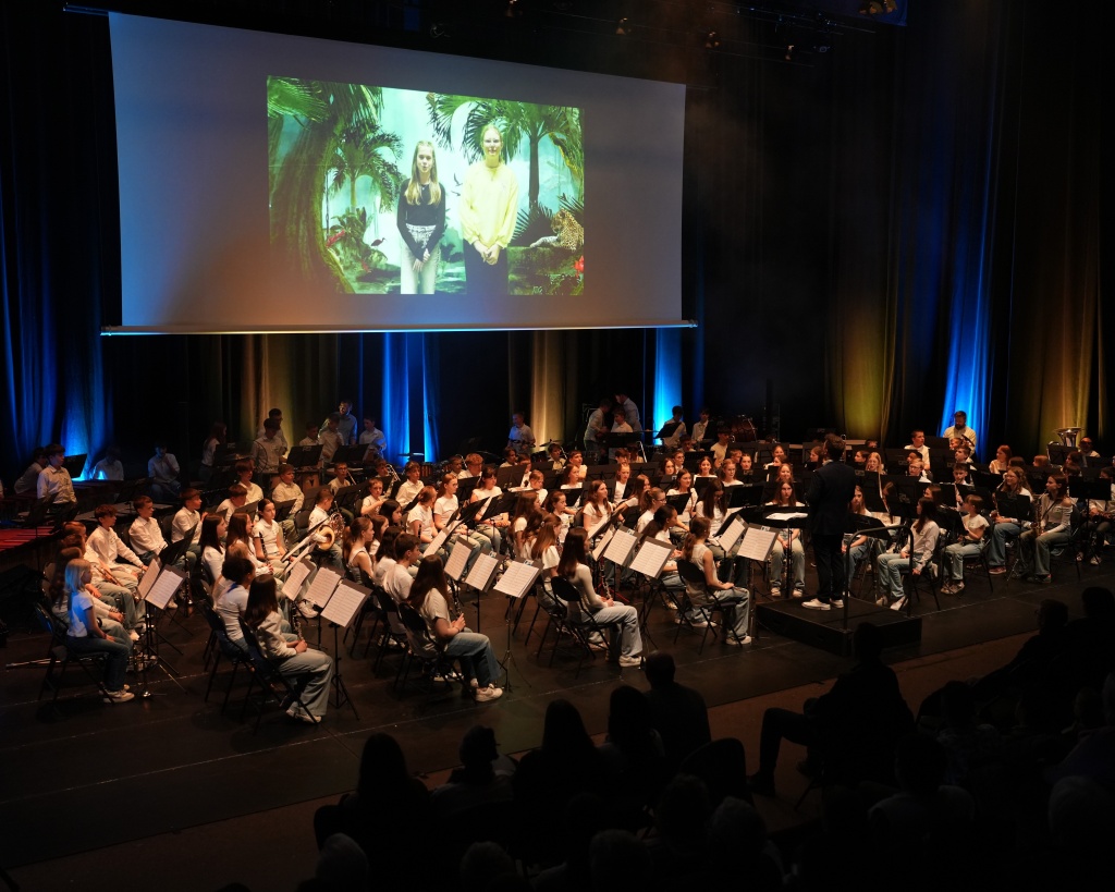 Play-In Junior Edition